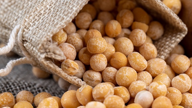 Round yellow peas for cooking porridge 640x360