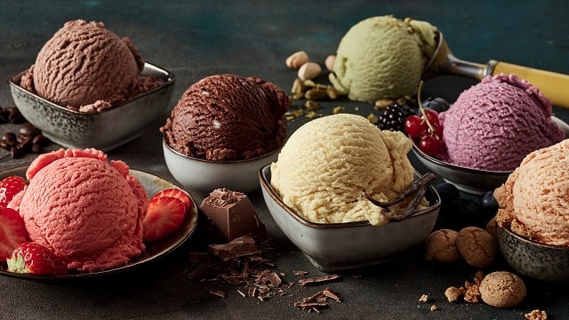 ice-cream-scoops-in-bowls.jpg